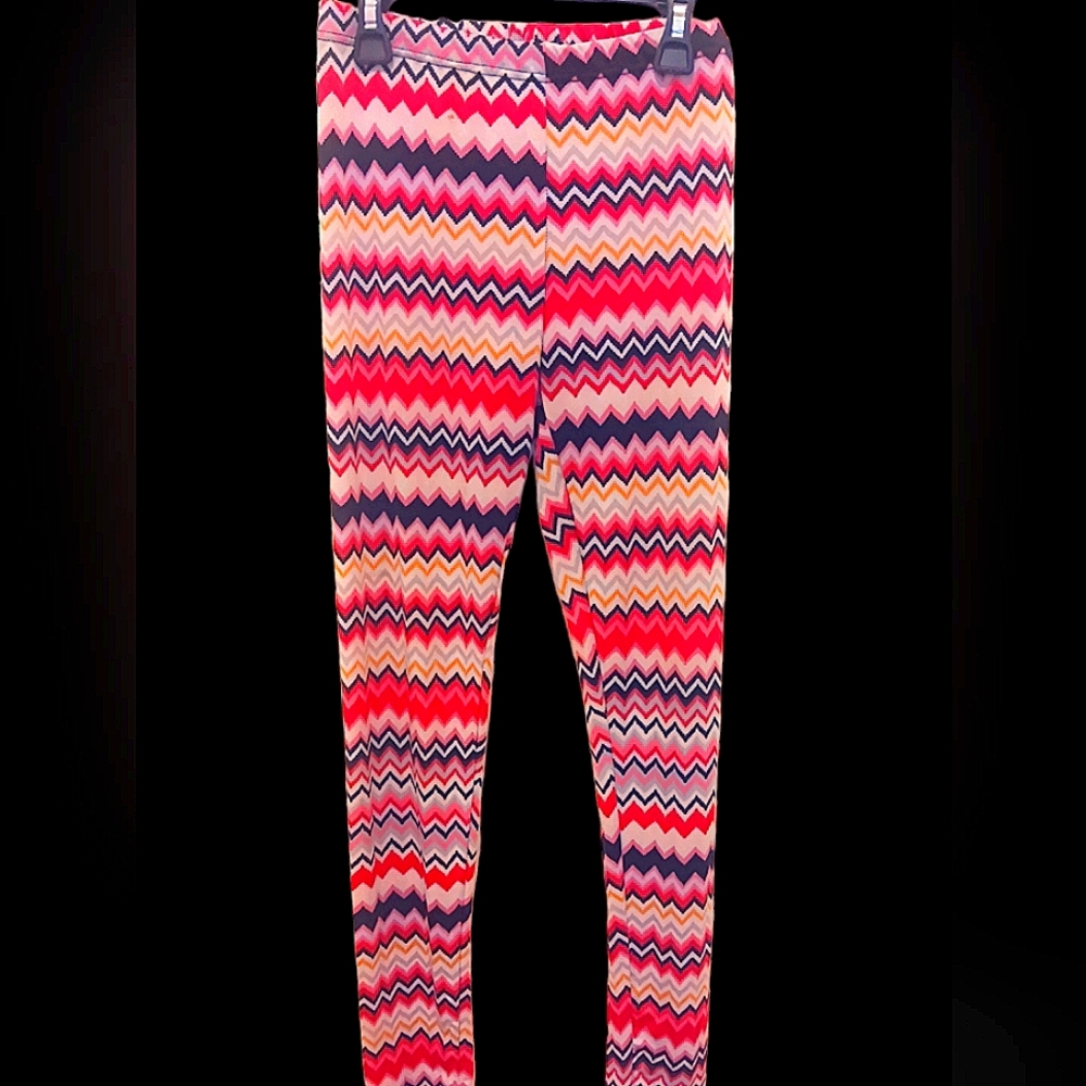 Color: Multicolor Style: Casual Type: Regular Pattern Type:Geometric all over